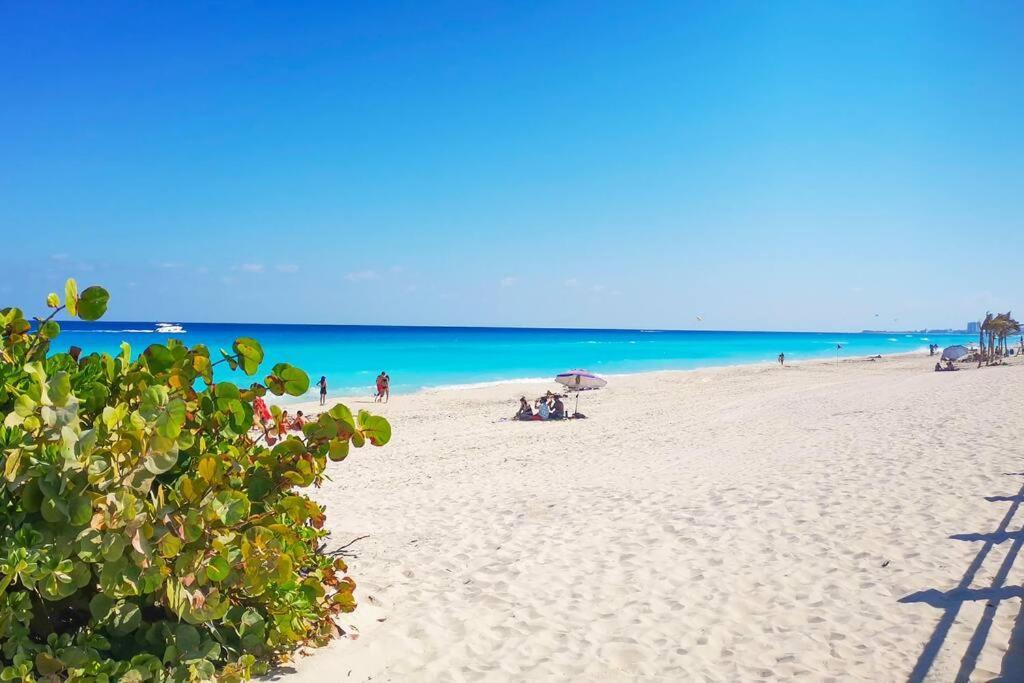 Villa Aurora Beautiful Beachfront Apartment Cancun Luaran gambar